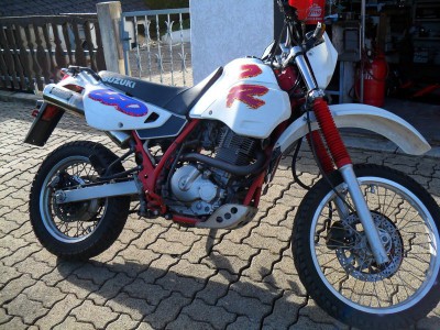 SuzukiDR650-SP44B-03.JPG