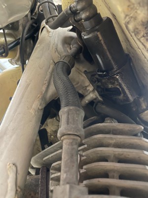 DR350SHC ölt.JPG (256.16 KiB) 4629 mal betrachtet das Dingsda leckt